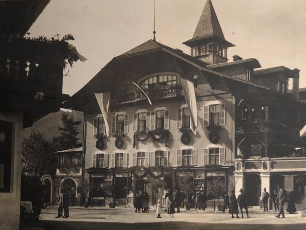 Das Verlegerhaus auf einem schwarz-weiß Foto von 1925.