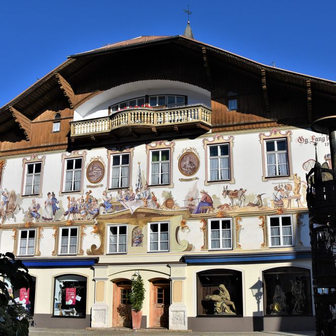 Lüftlmalereien am Lang Sel. Erben-Haus in Oberammergau