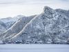 Verschneite Winterlandschaft mit Blick auf Oberammergau und den Hausberg Kofel 