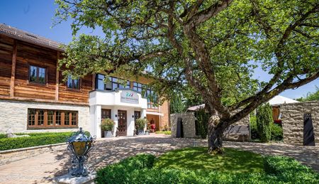 Blick auf das Hotel Ammergauer Zeitgeist